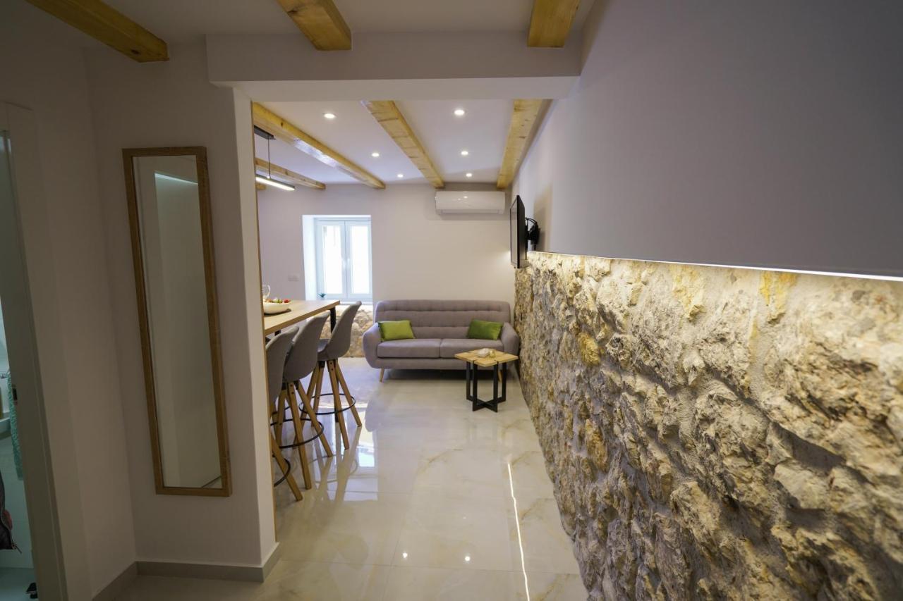 Apartment Ispod Ure 锡尼 外观 照片